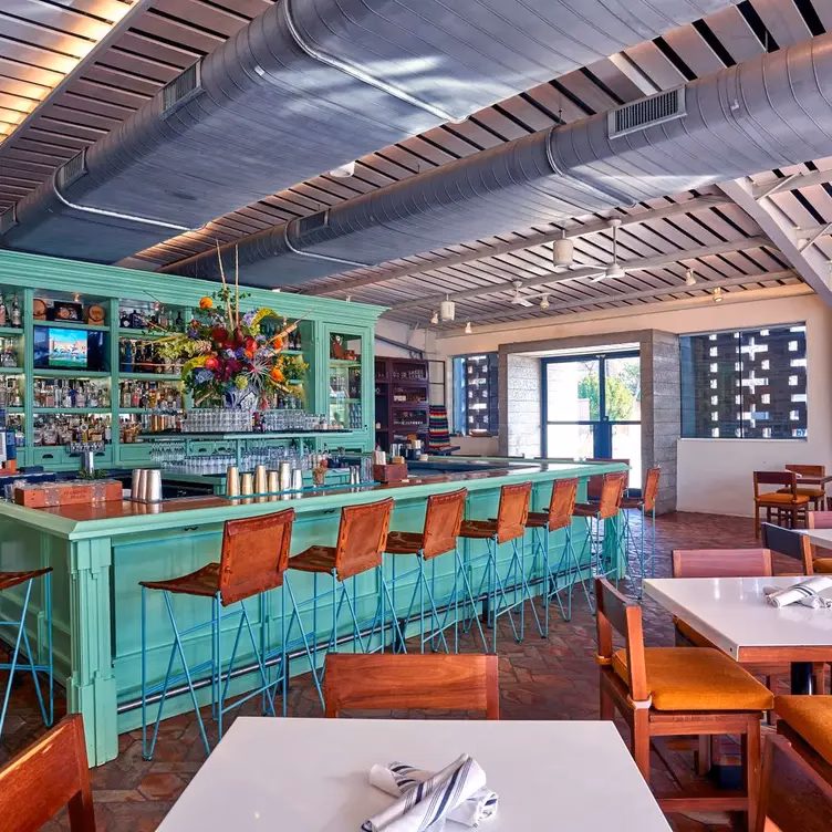 ¿Qué no debo hacer en un restaurante?