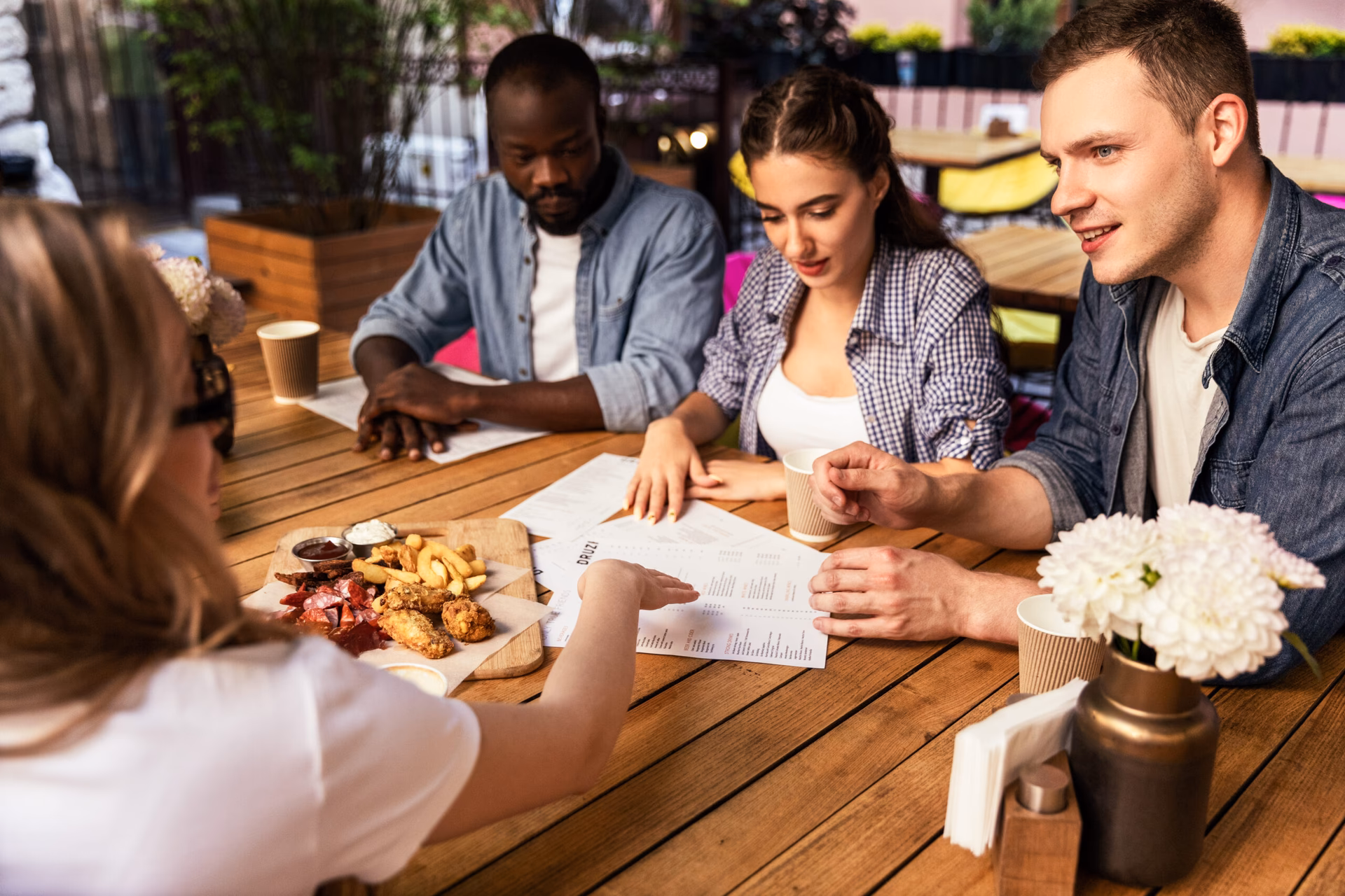 ¿Qué es el segmento de mercado en un restaurante?