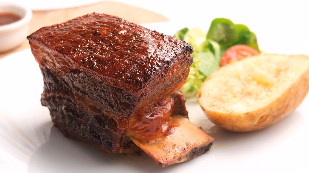 ¿Qué aporta la costilla de res?