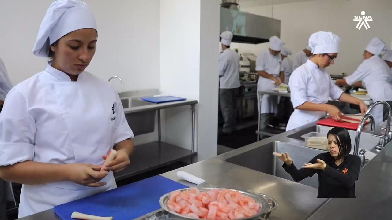 ¿Cuánto gana un auxiliar en cocina?
