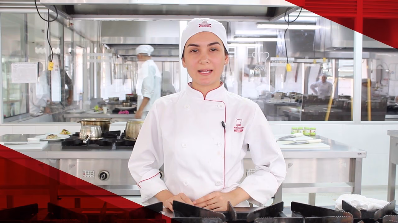 ¿Cuánto gana un auxiliar de cocina en Medellín?