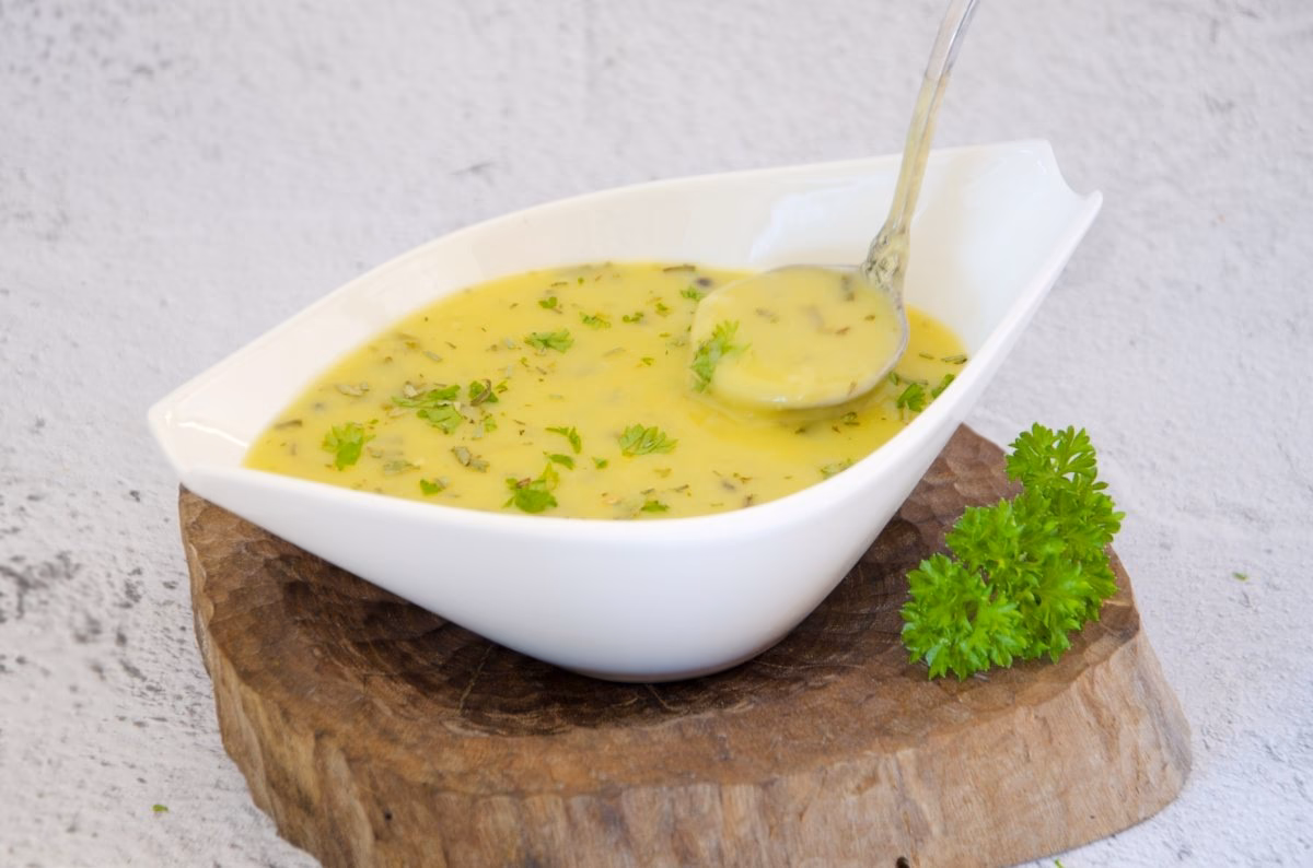 ¿Cuál es la diferencia entre la salsa holandesa y la bearnesa?