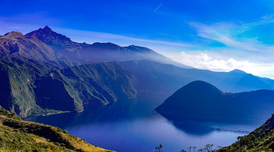 ¿Qué profundidad tiene la laguna de Cuicocha?