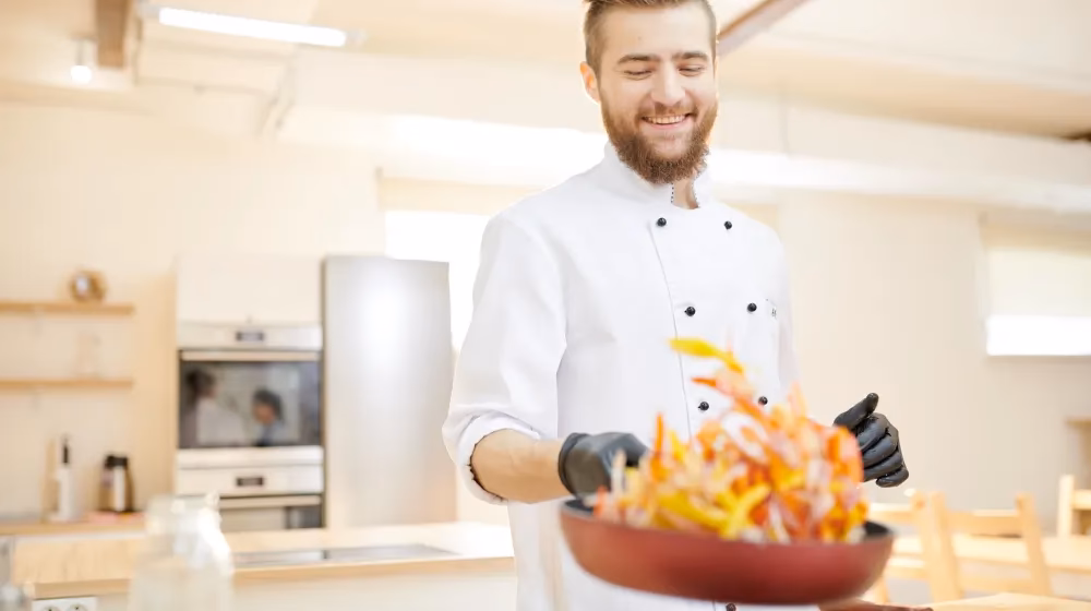 ¿Cuál es el salario de un cocinero en un hotel de 4 estrellas?