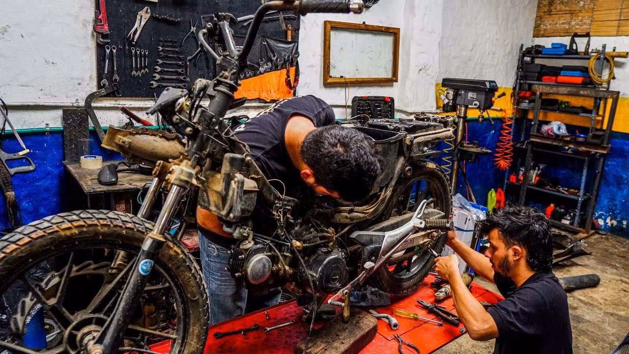 ¿Es difícil reconstruir una motocicleta?