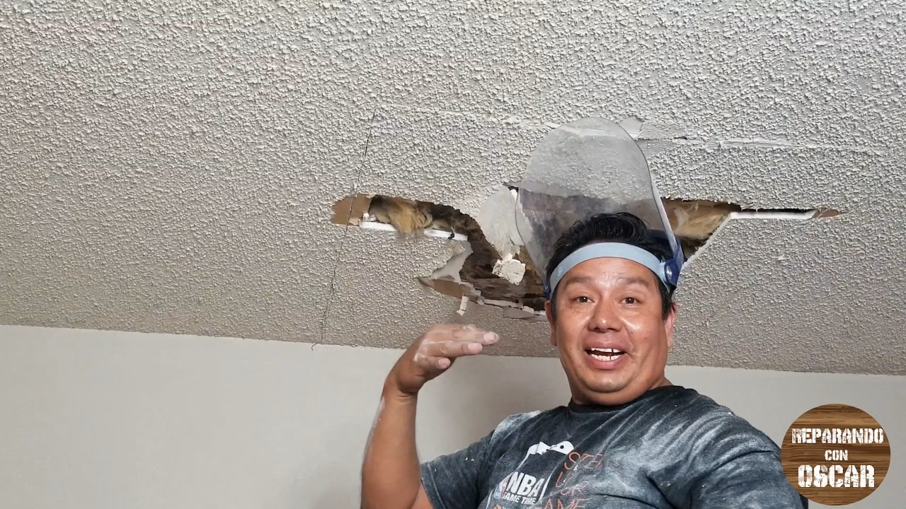 ¿Cómo puedo resanar un techo?