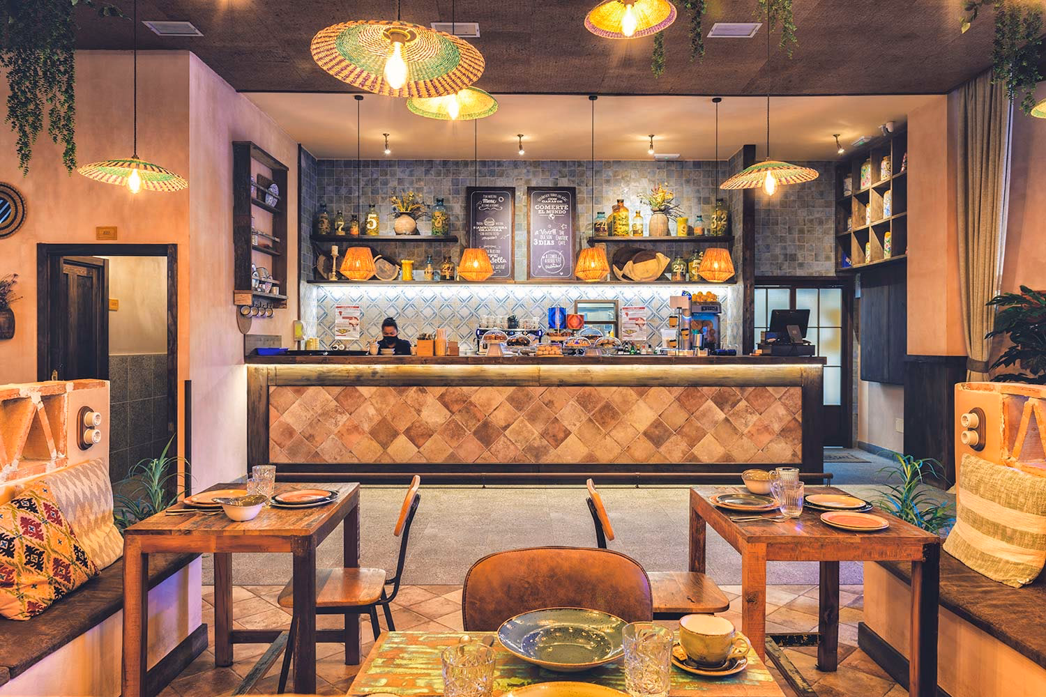 ¿Cómo diseñar una barra para un restaurante?