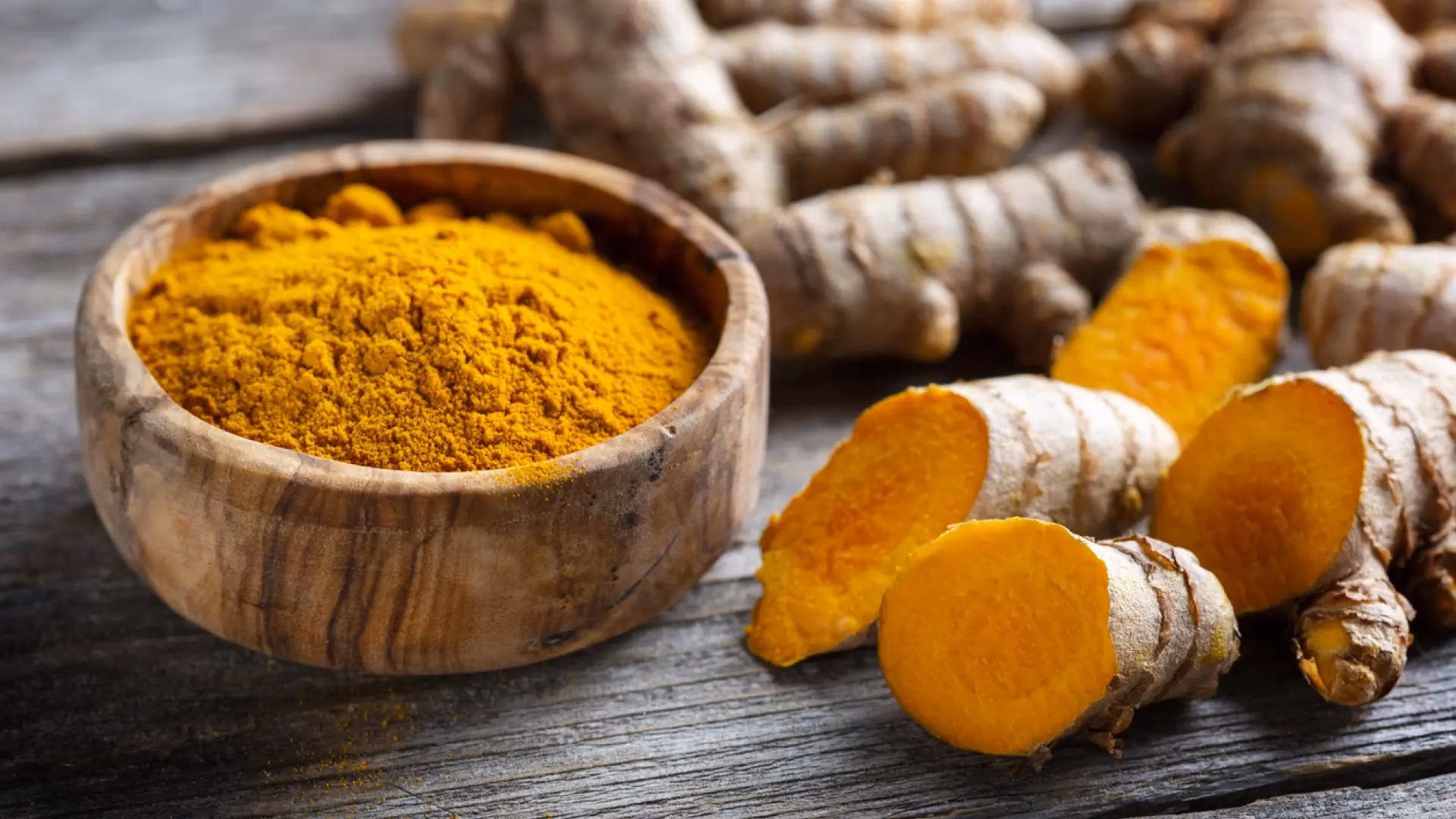 ¿Qué es la cúrcuma en la comida?