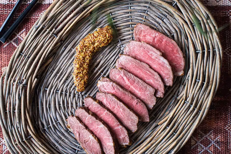 ¿Cómo se deshuesa un pernil de cerdo?