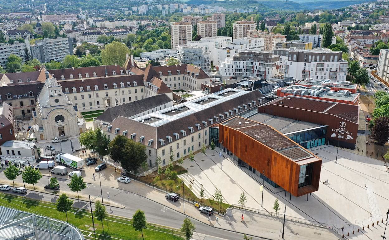 ¿Por qué es famosa la ciudad de Dijon?