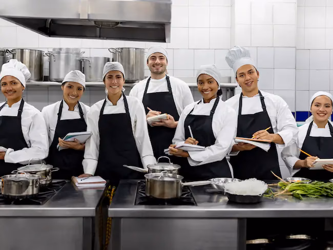 ¿Cuánto dura estudiar gastronomía en Colombia?