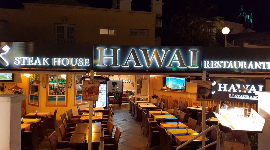 ¿Cuánto cuesta comer en un restaurante en Hawaii?