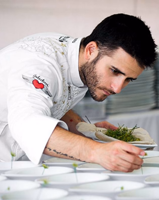 ¿Dónde estudió el chef Juan Manuel Barrientos?