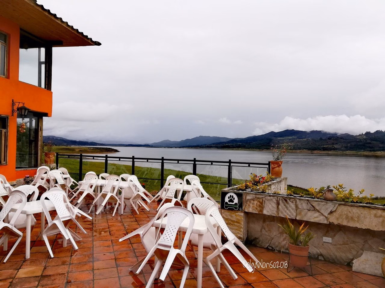 ¿Cuánto tiene de profundidad el embalse de Tominé?