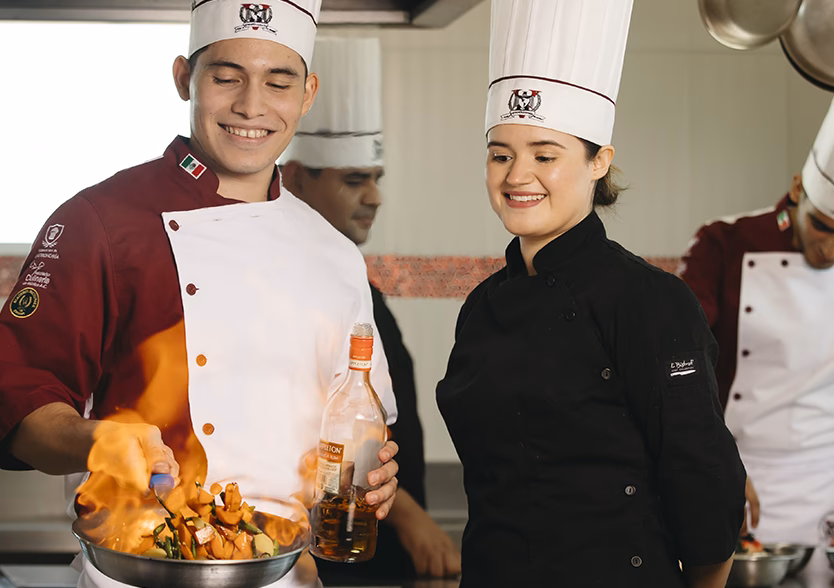 ¿Qué universidad tiene la carrera de gastronomía en Mexicali?