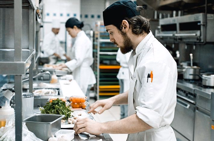 ¿Cuántos años dura la escuela culinaria en Canadá?