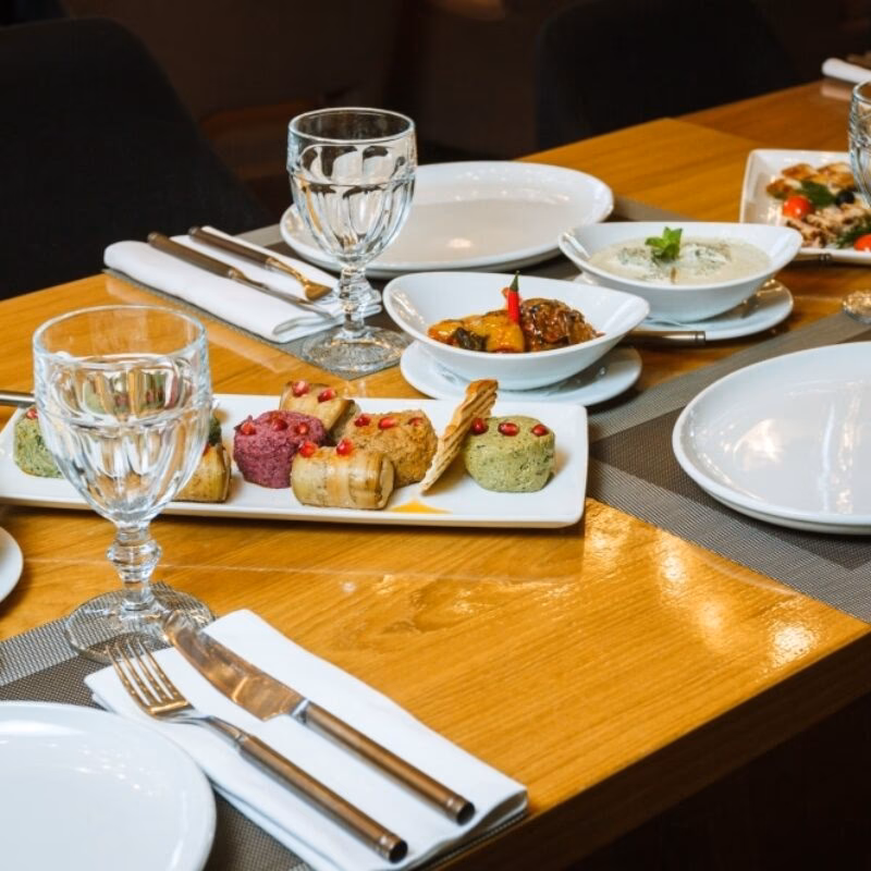 ¿Cuáles son las reglas de etiqueta y protocolo?