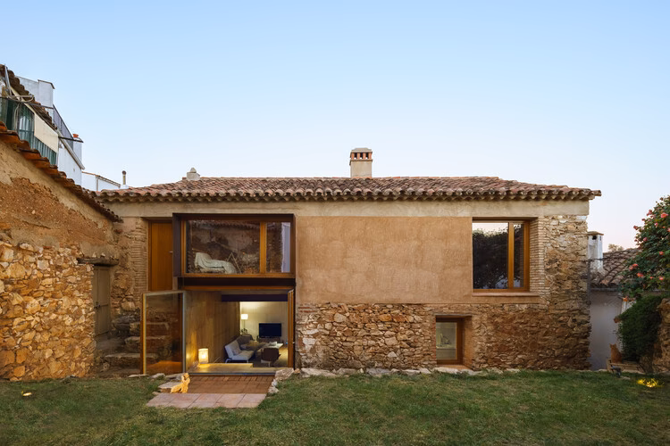 ¿Puedo modificar la fachada de mi casa?