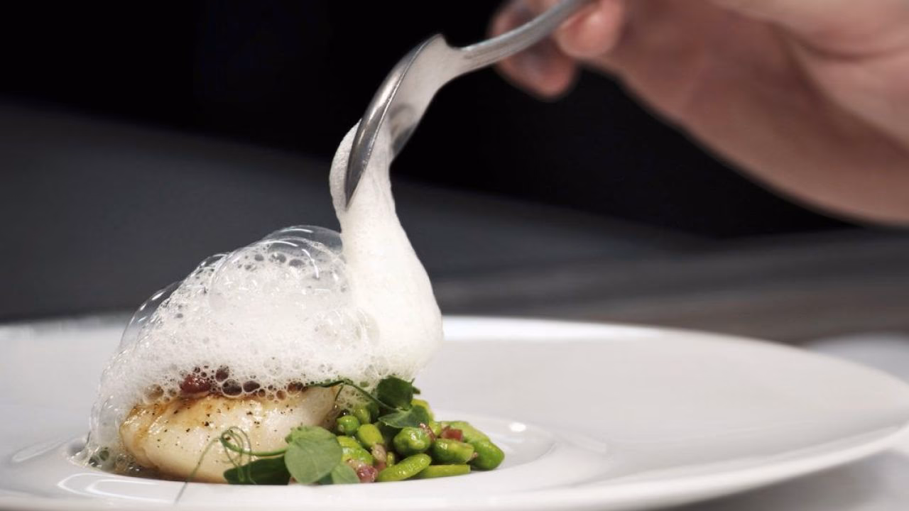 ¿Qué aportes hizo Ferran Adrià a la gastronomía?