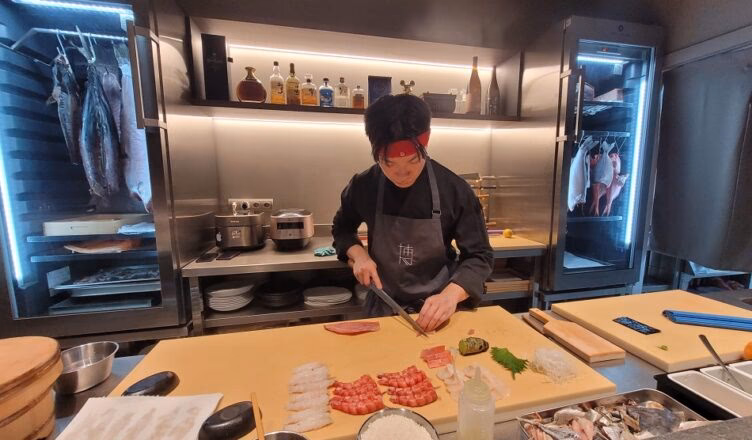 ¿Cómo se llama el cocinero de la cocina japonesa?
