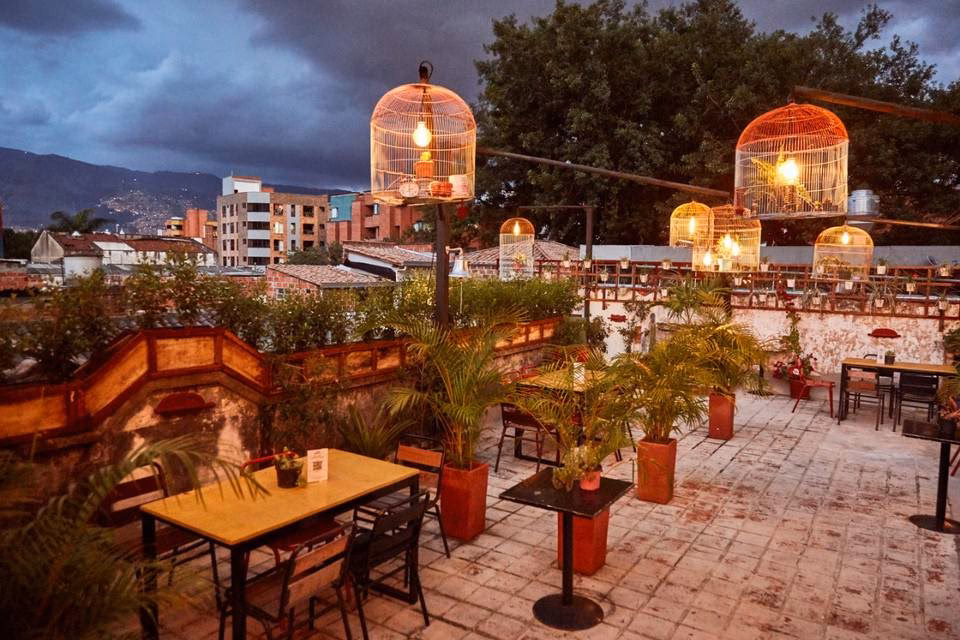 ¿Qué estrato es el barrio Laureles en Medellín?