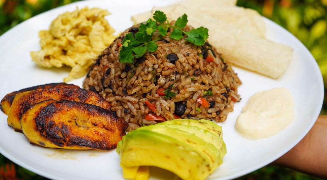 ¿Por qué es famoso el Gallo Pinto en Costa Rica?