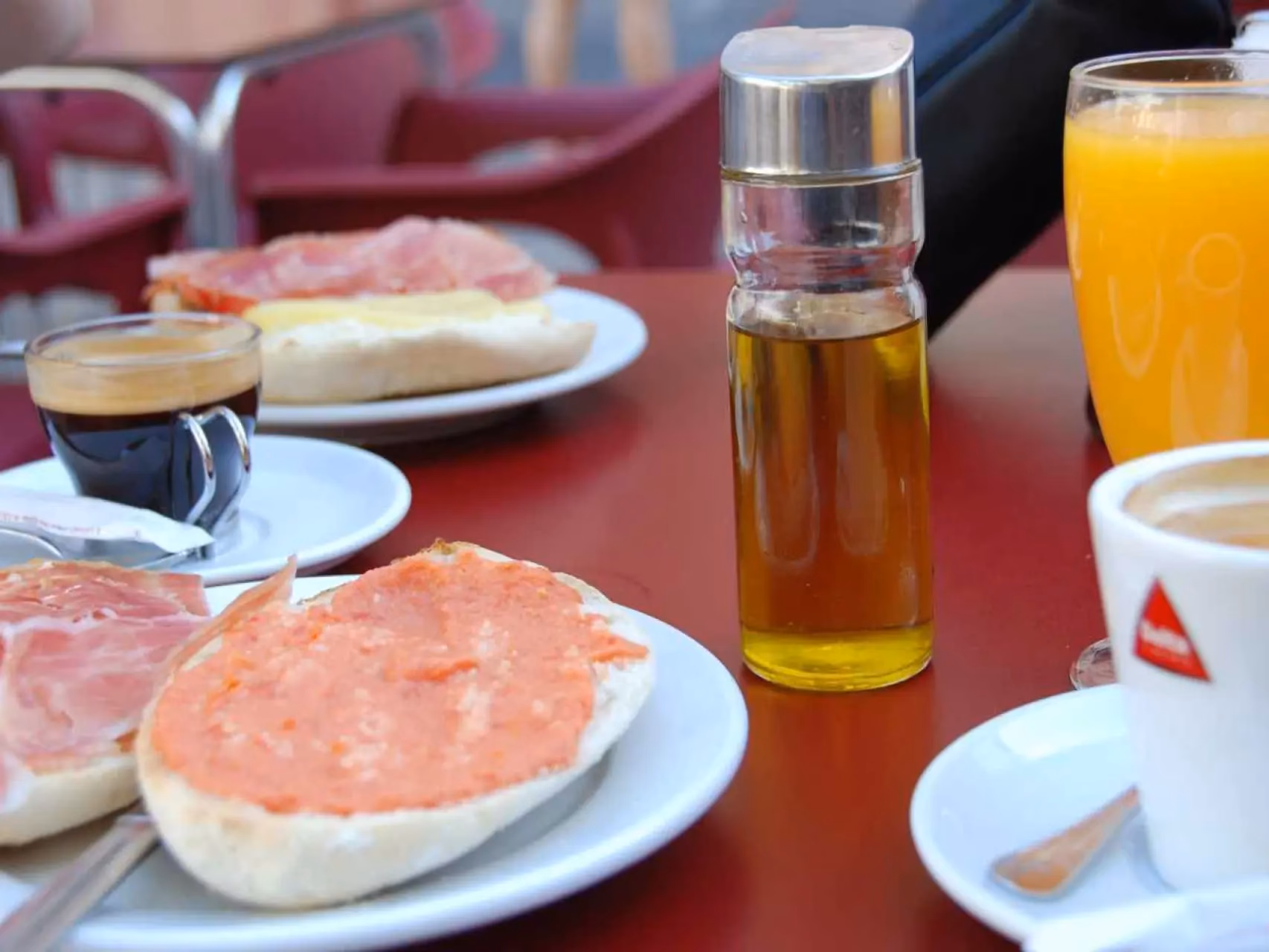 ¿Qué comen los españoles en el desayuno?