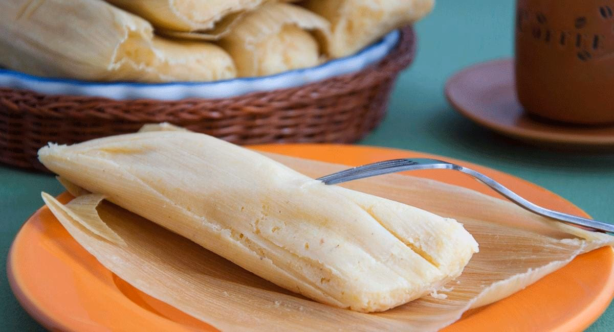 ¿Cómo se prepara el choclo con queso?