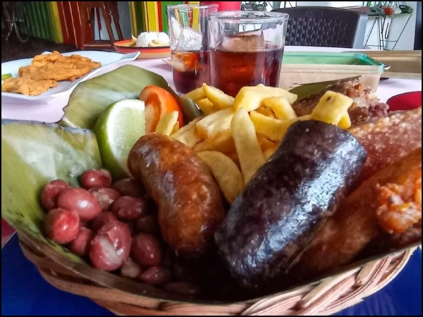 ¿Cuál es la comida típica de Sevilla Valle?