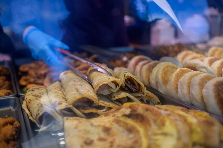 ¿Cuánto cuesta comer en un restaurante en Nueva York?