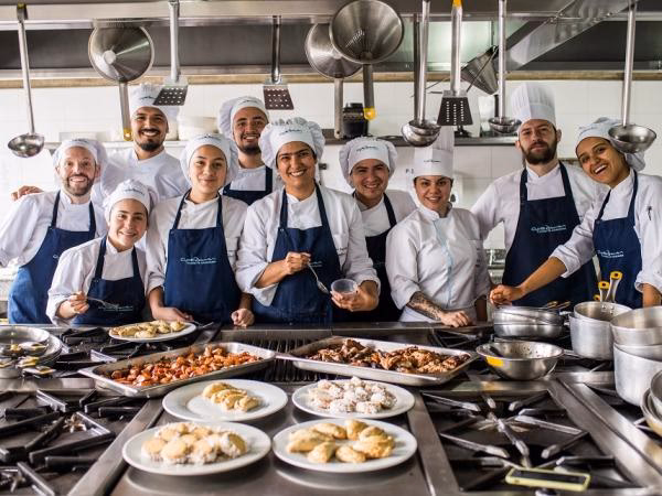 ¿Cómo se llamaba el restaurante del Gato Dumas?