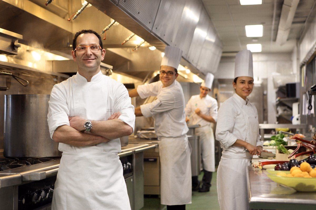 ¿Qué puestos hay para trabajar en un hotel?