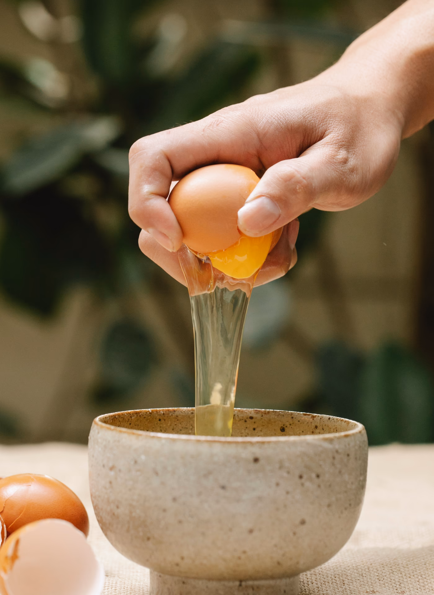 ¿Cuáles son las funciones del huevo en la cocina?