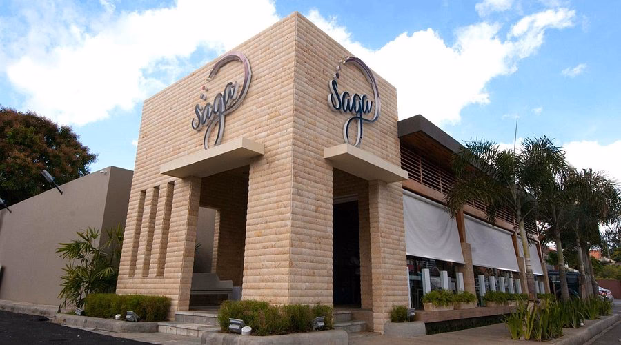 ¿Quién es el propietario del restaurante saga?