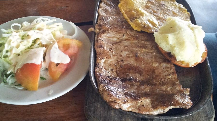 ¿Dónde se produjo originalmente la vasija de barro?