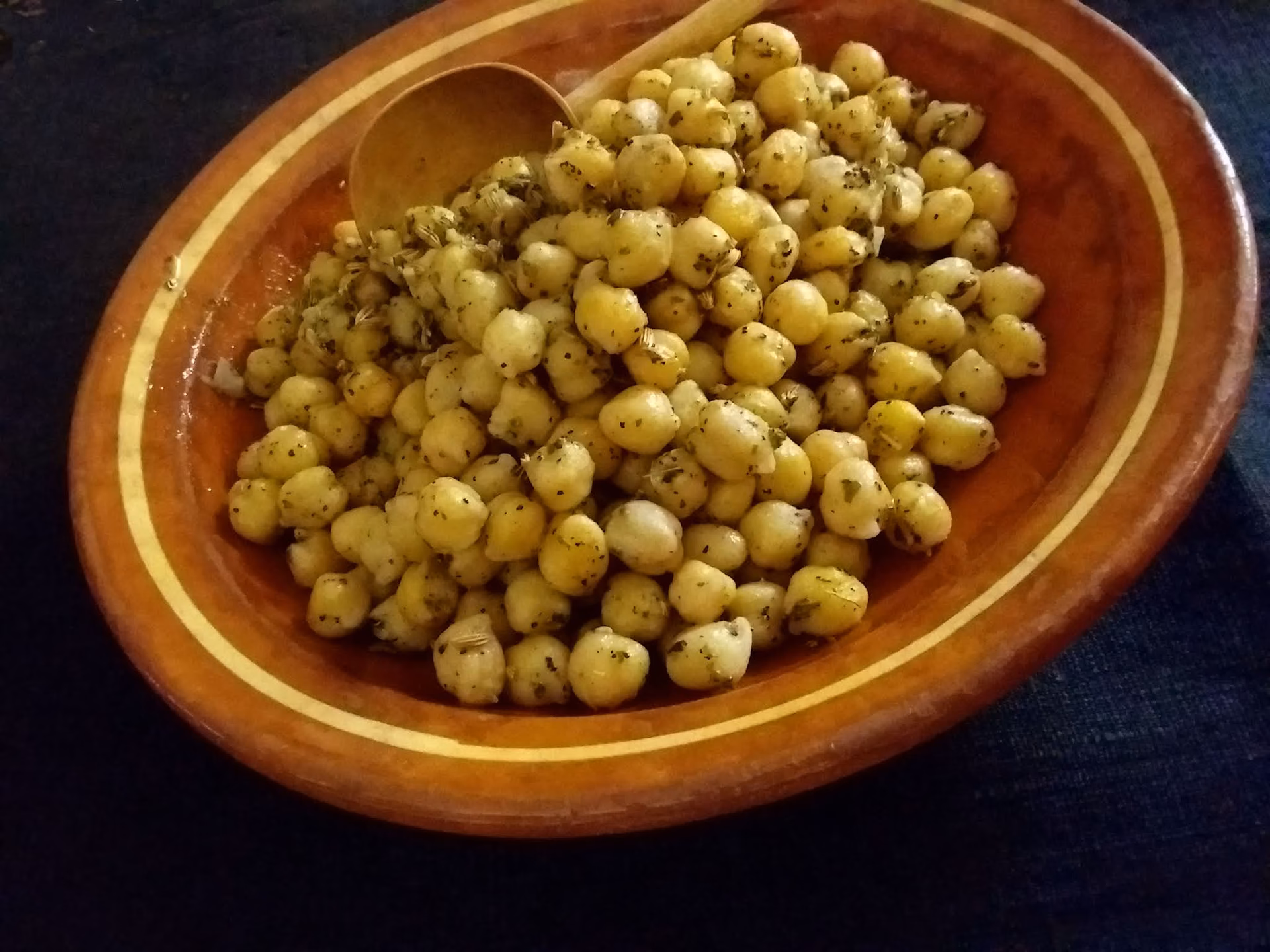 ¿Qué alimentos comerciaban los fenicios?