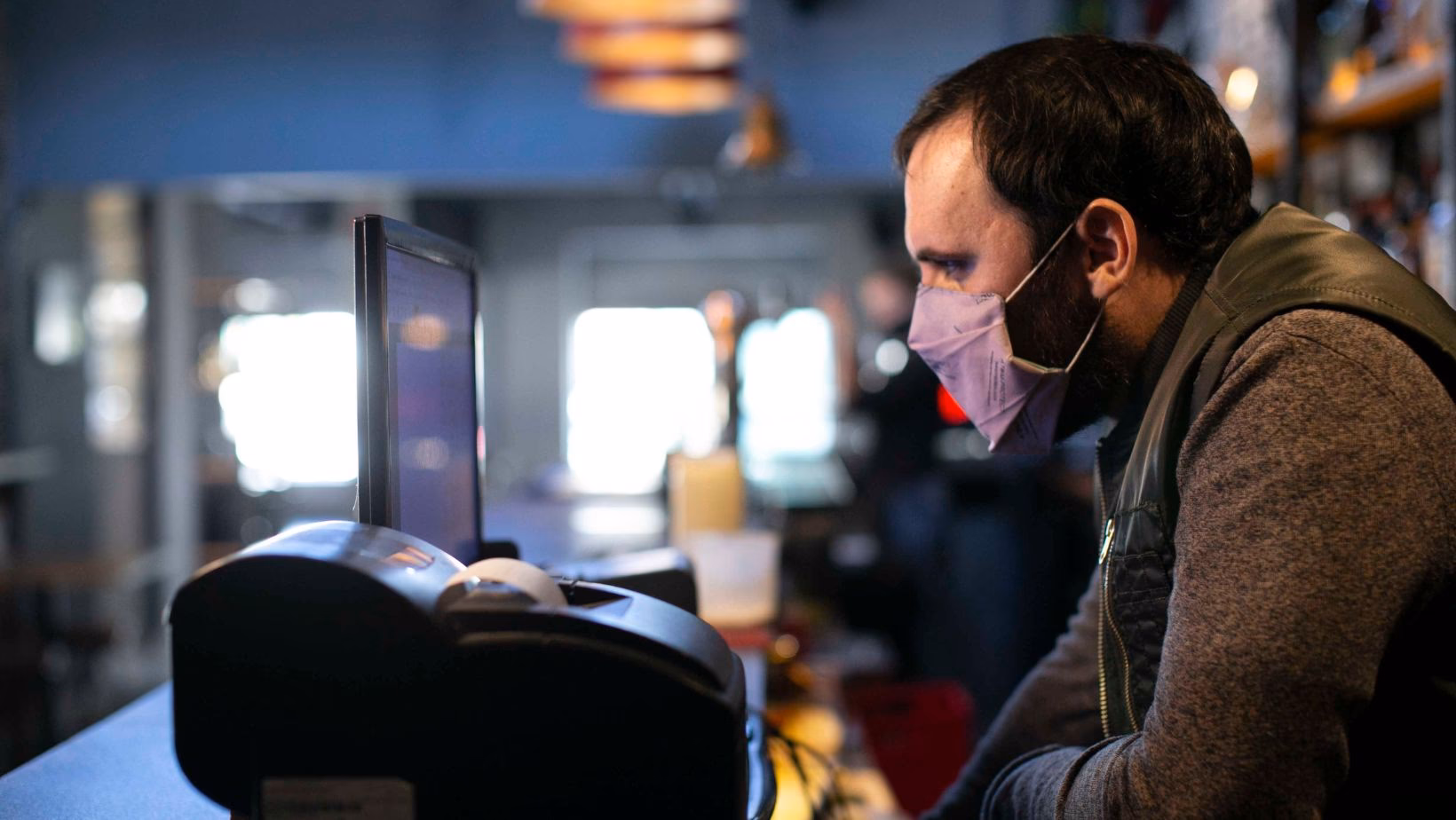 ¿Qué pasa si un restaurante no me da factura electrónica?