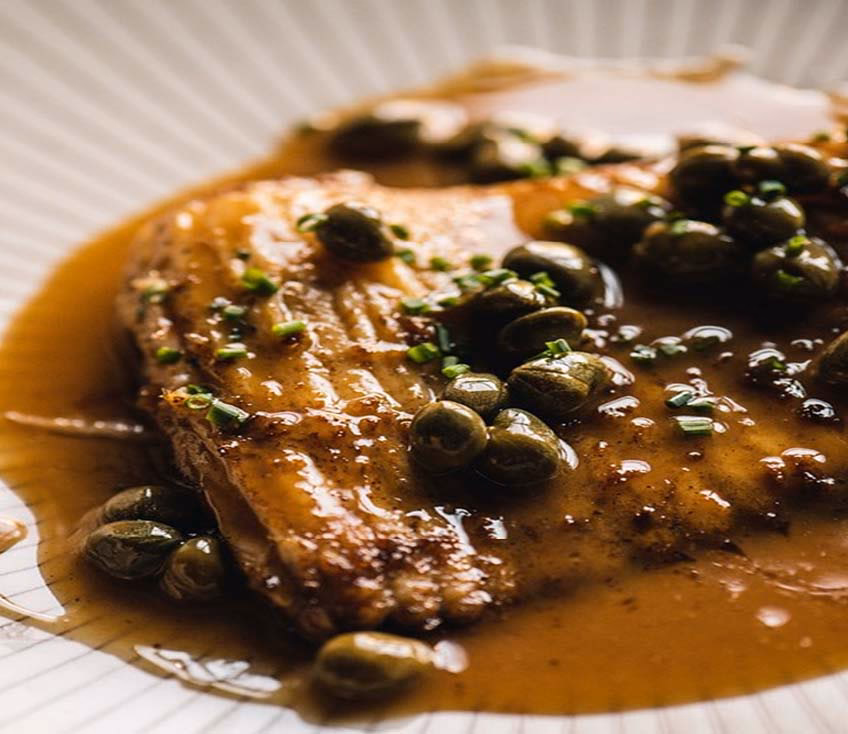 ¿Por qué la mantequilla negra es negra?