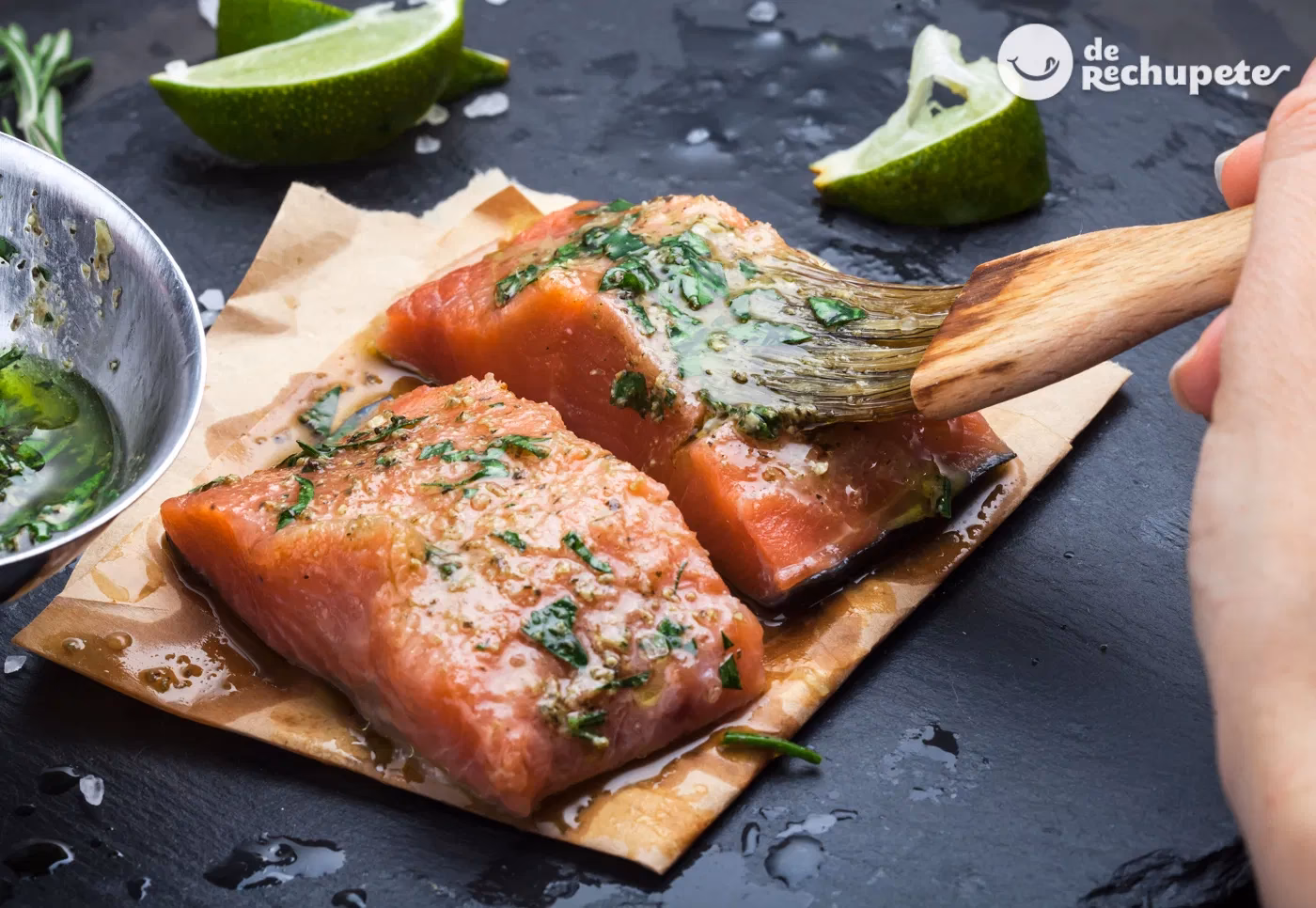 ¿Qué es marinar en la gastronomía?