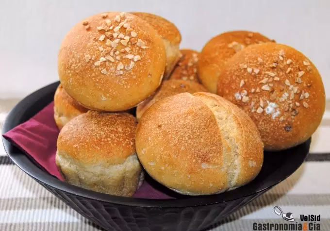 ¿Cuál es la diferencia entre pan y panecillos?