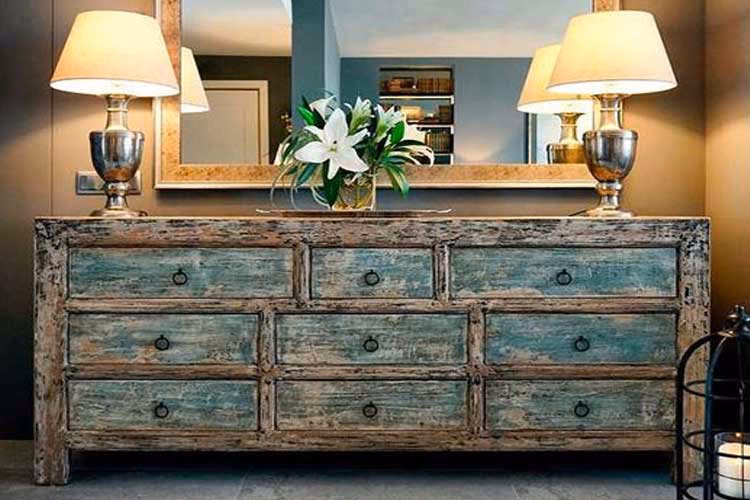 ¿Cómo devolverle la vida a los muebles antiguos?