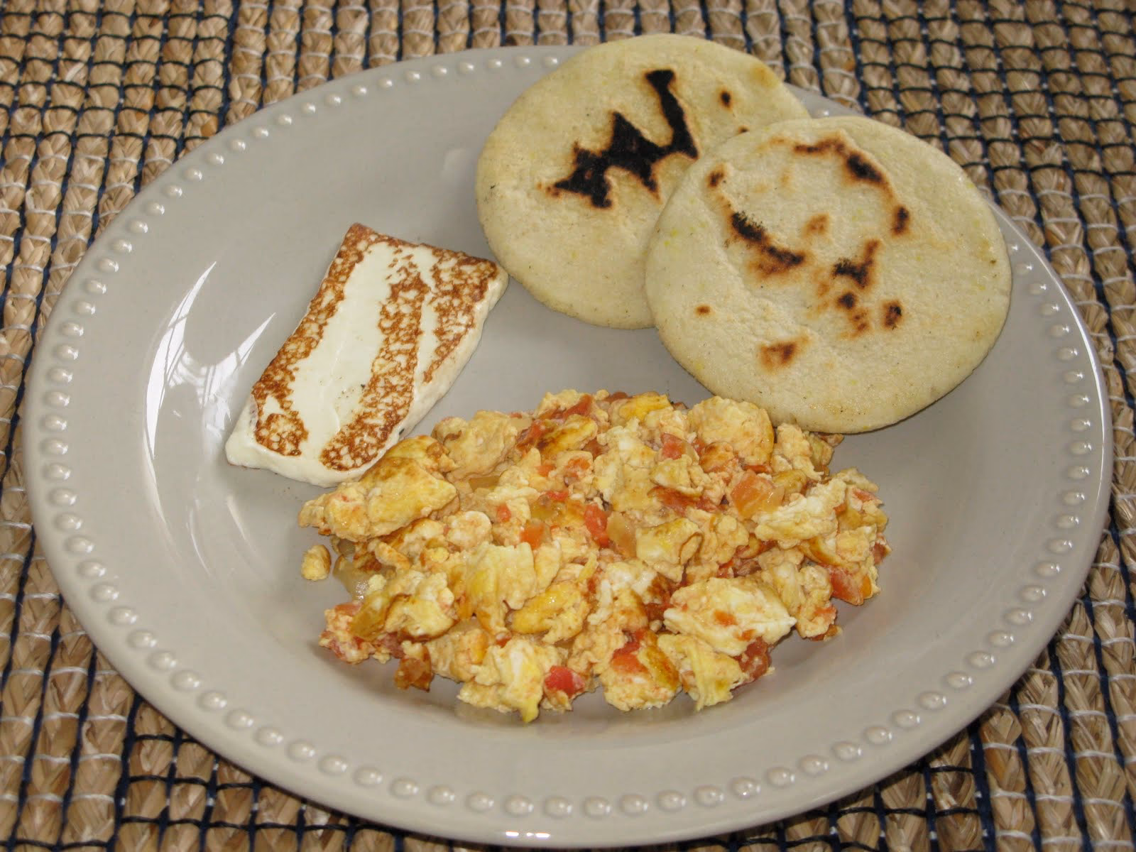 ¿Por qué se llaman huevos pericos?