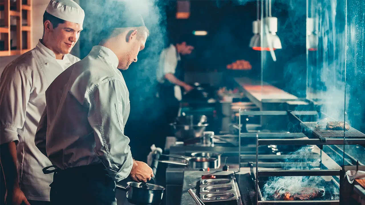 ¿Qué tipo de puestos existen en un restaurante?