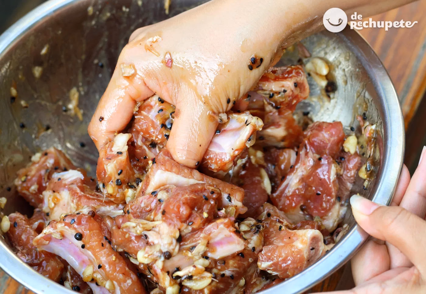 ¿Cuál es la diferencia entre adobar y marinar?