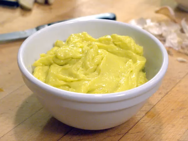 ¿Qué diferencia hay entre el alioli y la mayonesa?