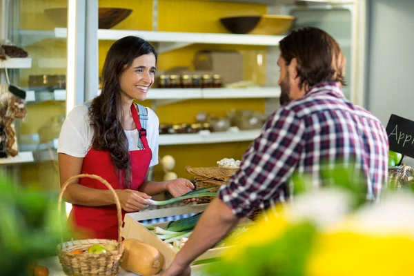 ¿Qué hace el economato?