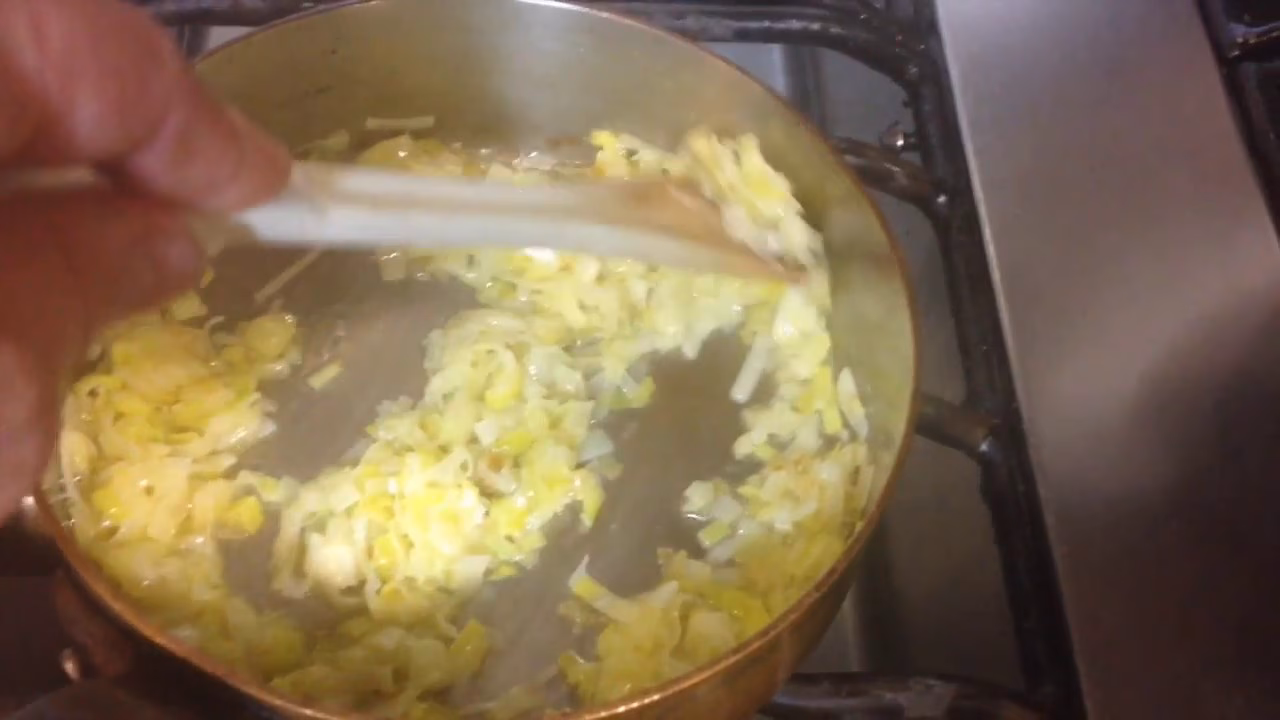 ¿Qué es sudado en la cocina?