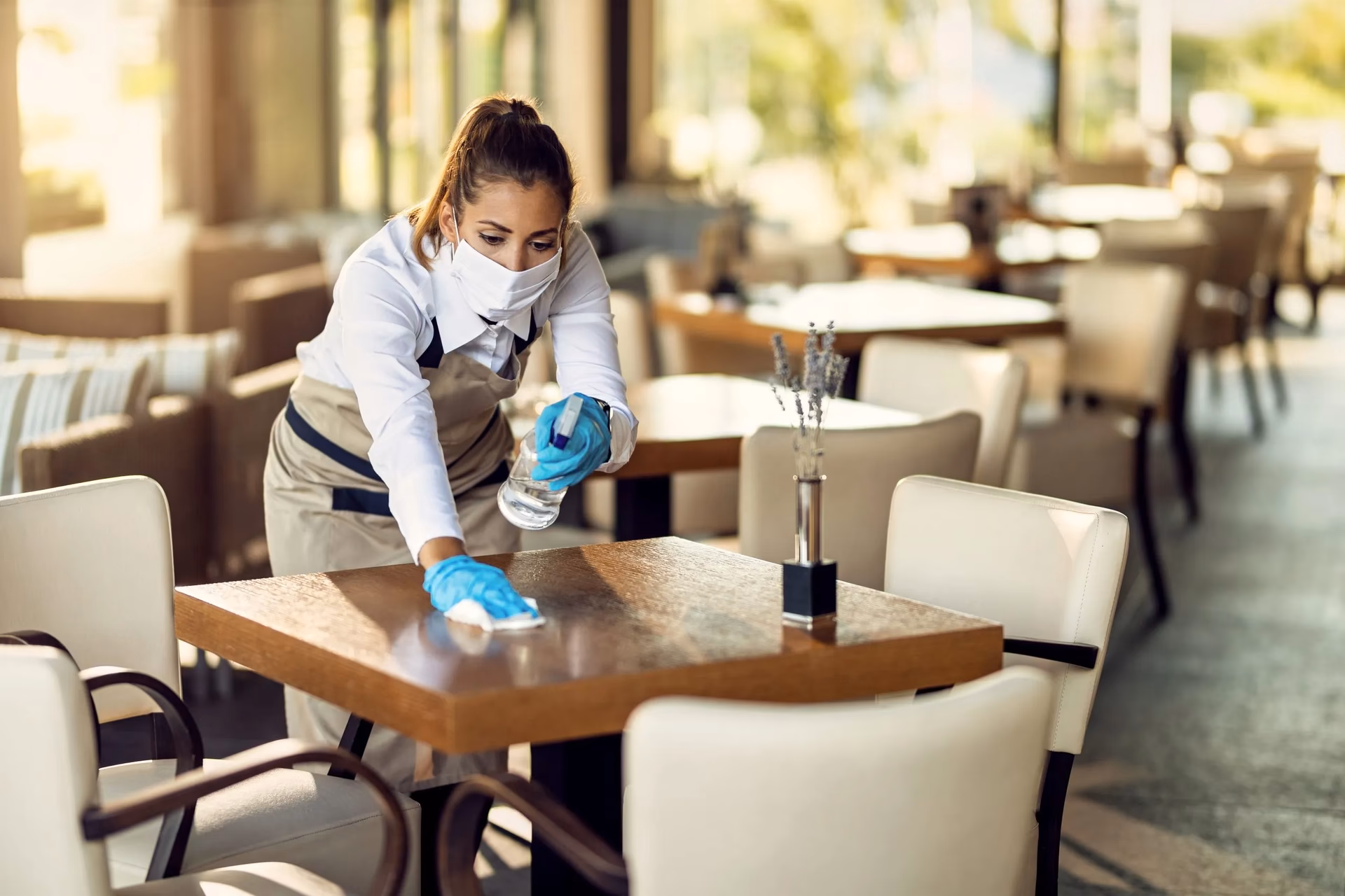 ¿Quién es el responsable de la limpieza de un restaurante?
