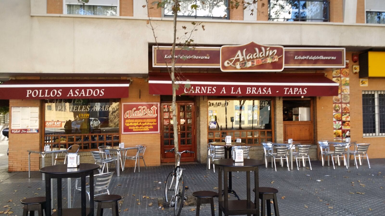 ¿Cómo se llama el restaurante de Aladdin de Disney?