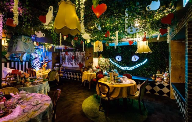 ¿Dónde queda el restaurante Wonderland?